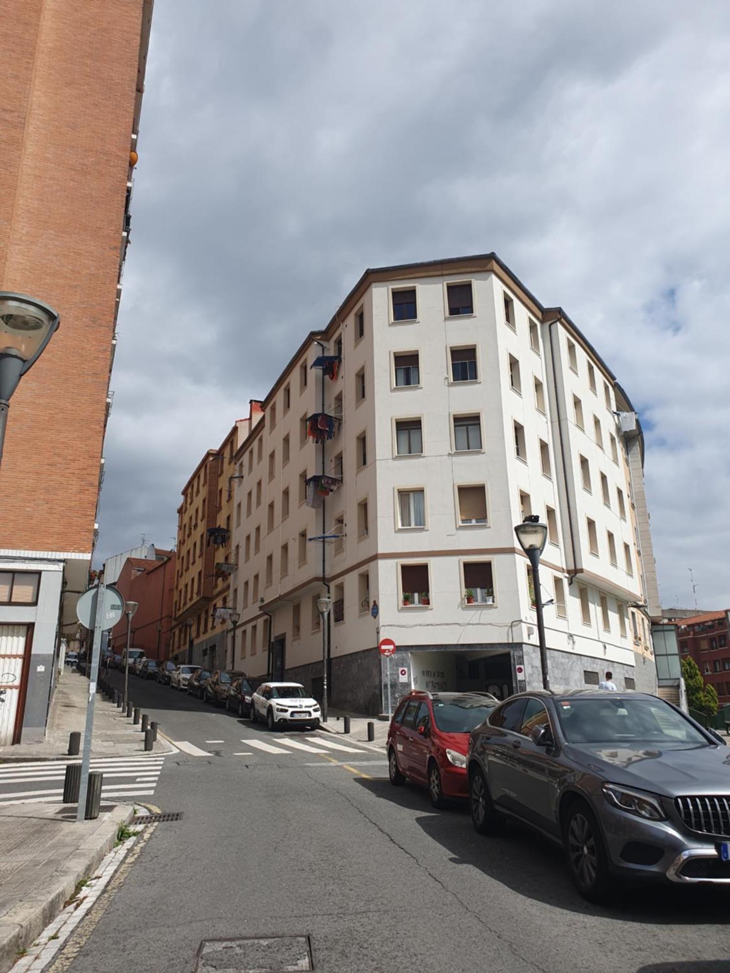 Апартаменты Aimendi Host Bilbao District Center II Экстерьер фото